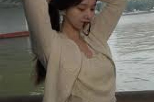 留几手闷声发大财？“离婚天团”抱团带货背后网红帝国割韭菜？